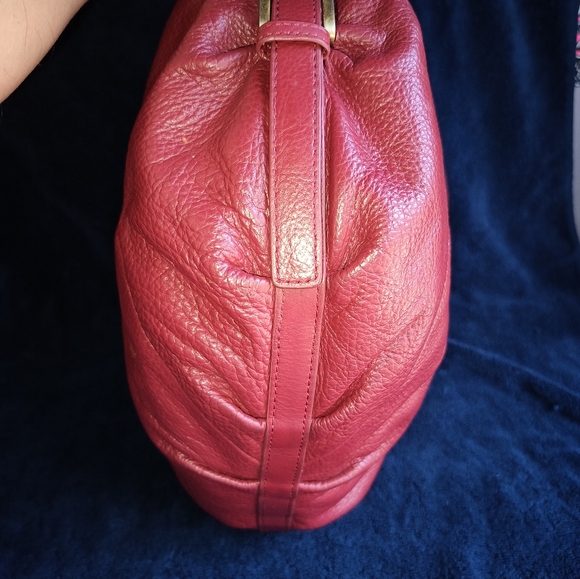 Fenn Wright Manson Red Pebbled Leather Bag. - Picture 15 of 16